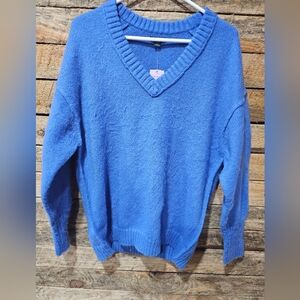 NWT Size Extra‎ Small Blue V Neck Sweater